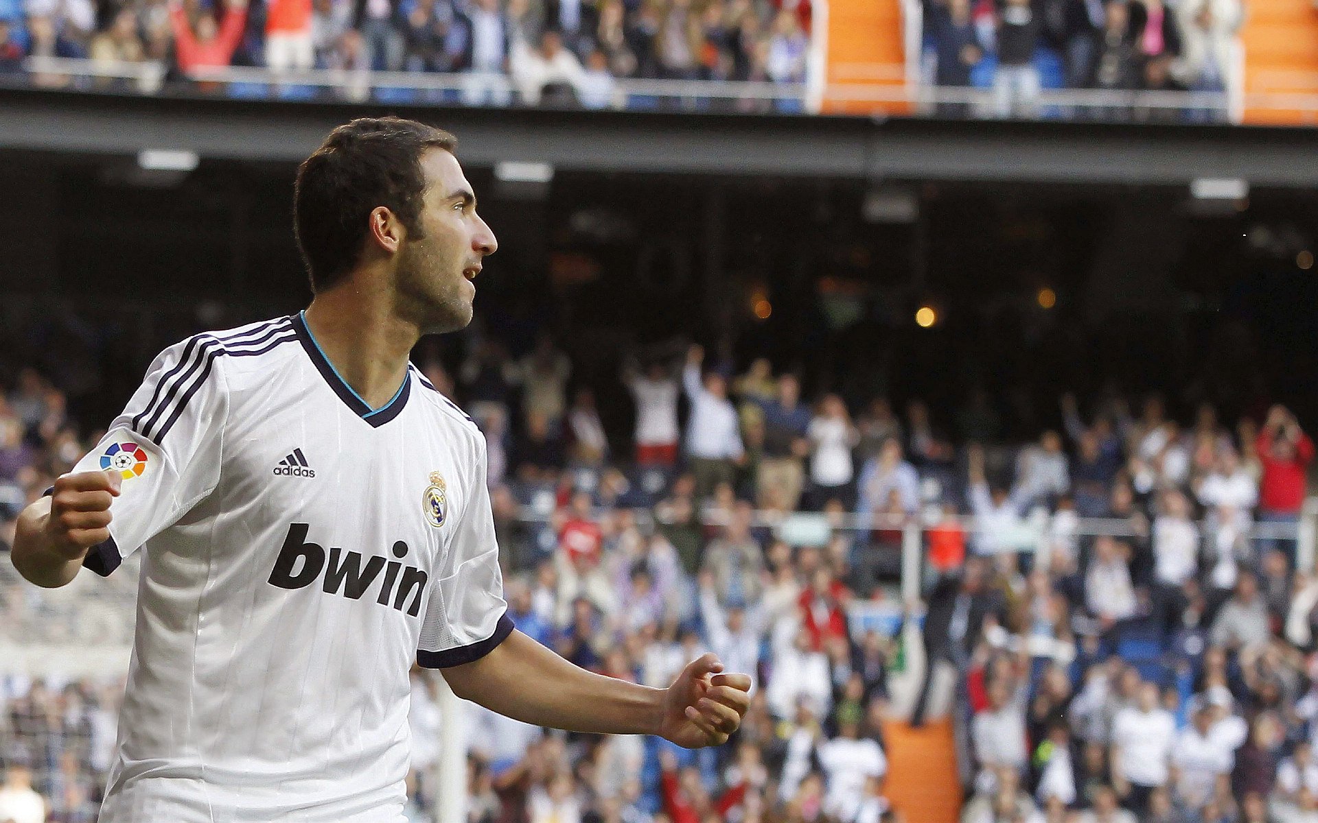 世界杯中国女足夺冠 球迷激情洋溢，中国女足世界杯亚军视频