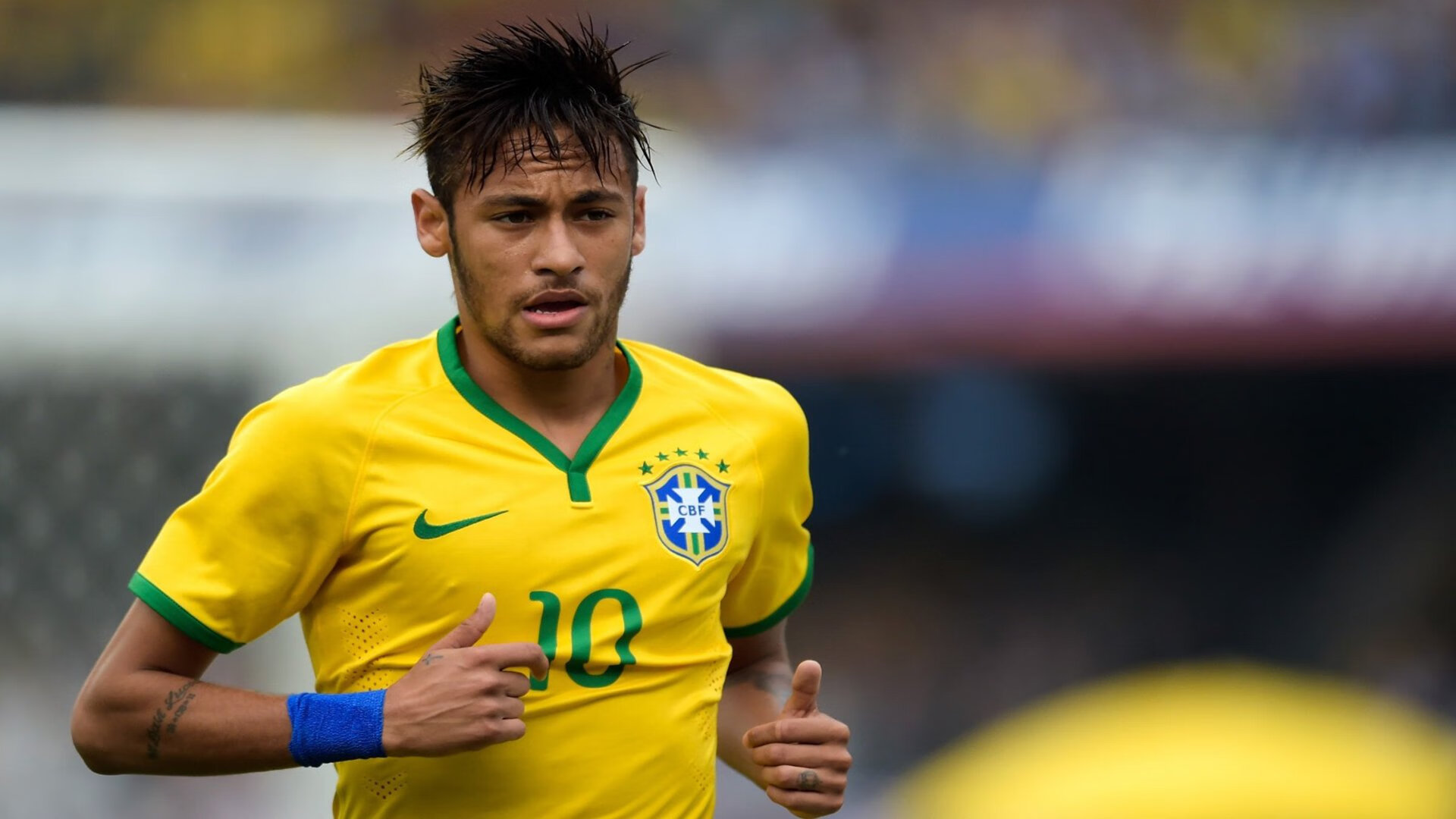 世界杯预选赛中国队逆袭 球迷激动不已,世界杯 预选赛 中国